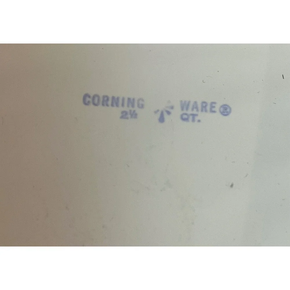 Corning Ware Casserole Dish  2.5 QT White Excellent Cornflower Blue P-2 1/2